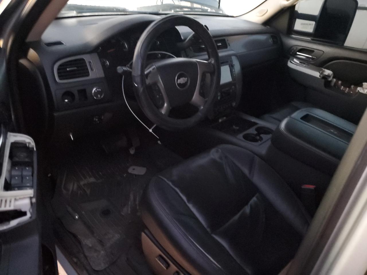 2013 Chevrolet Silverado - Image 8