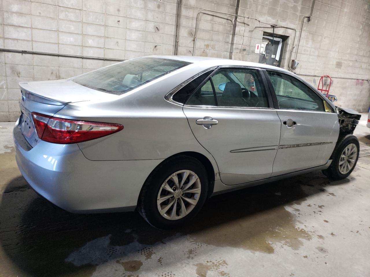 VIN 4T1BF1FK8GU595345 2016 TOYOTA CAMRY no.3