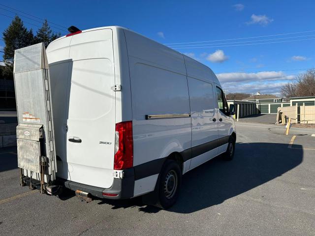  MERCEDES-BENZ SPRINTER 2021 Biały