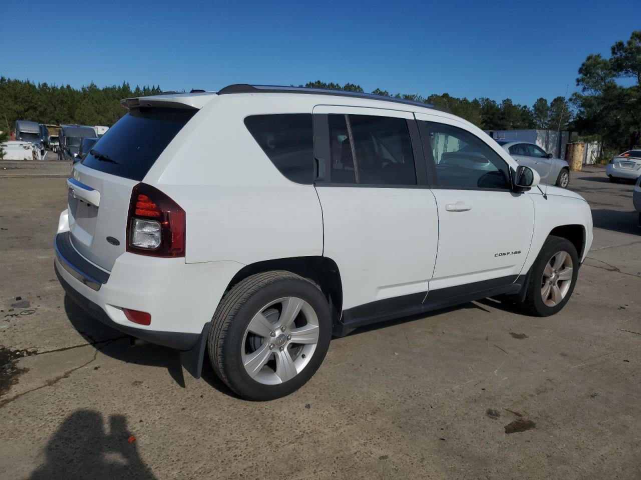 VIN 1C4NJCEA7FD191214 2015 JEEP COMPASS no.3