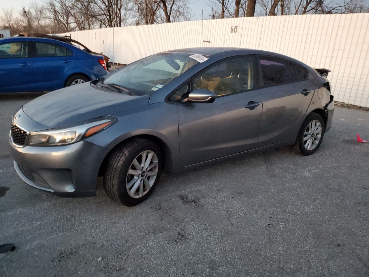 3KPFL4A70HE053966 2017 KIA FORTE - Image 1