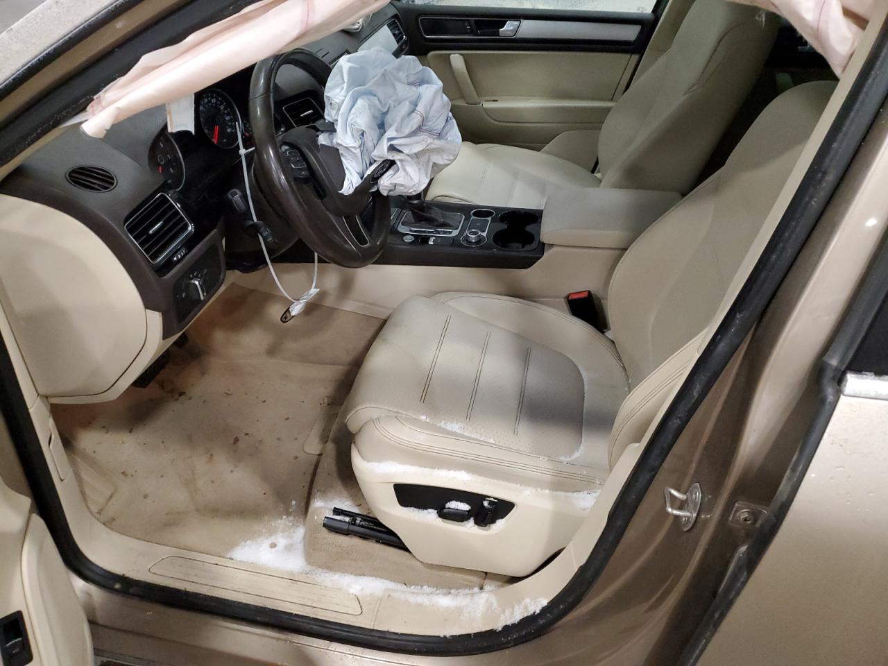 2016 Volkswagen Touareg - Image 7