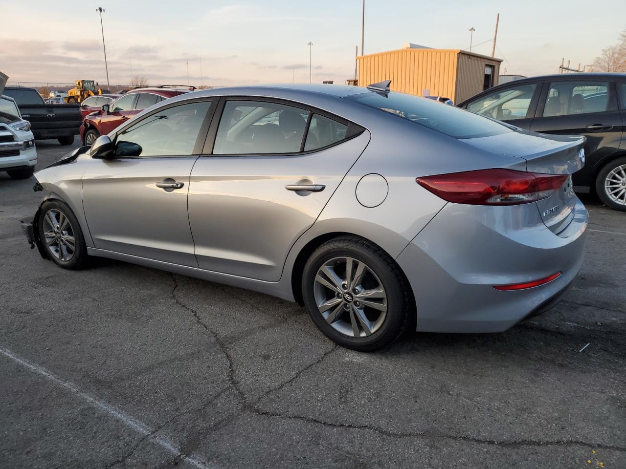 VIN 5NPD84LF2HH169016 2017 HYUNDAI ELANTRA no.2