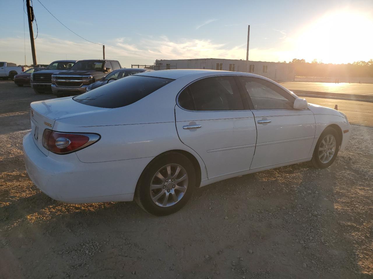 2003 Lexus ES - Image 3