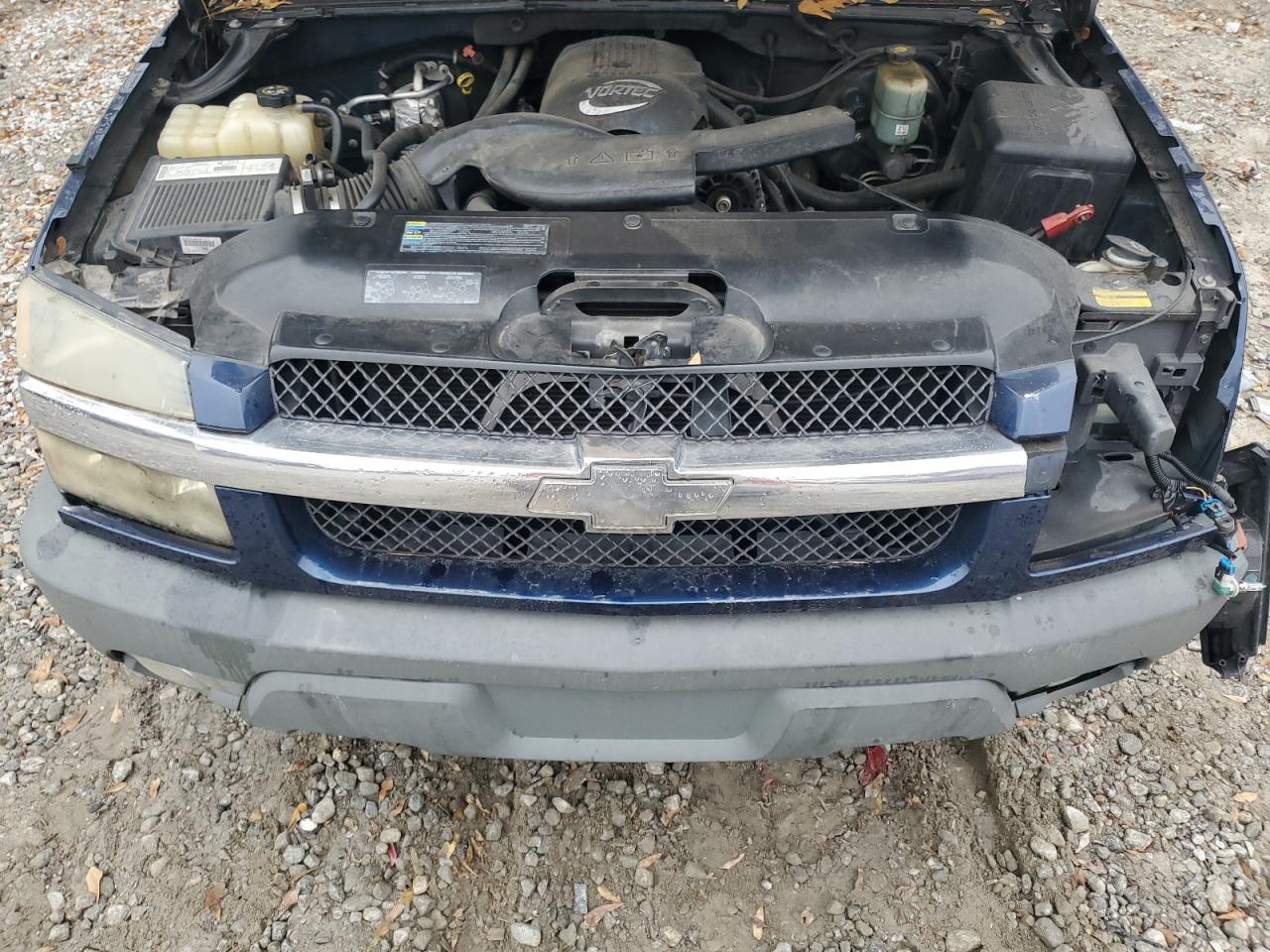 2002 Chevrolet Avalanche - Image 11