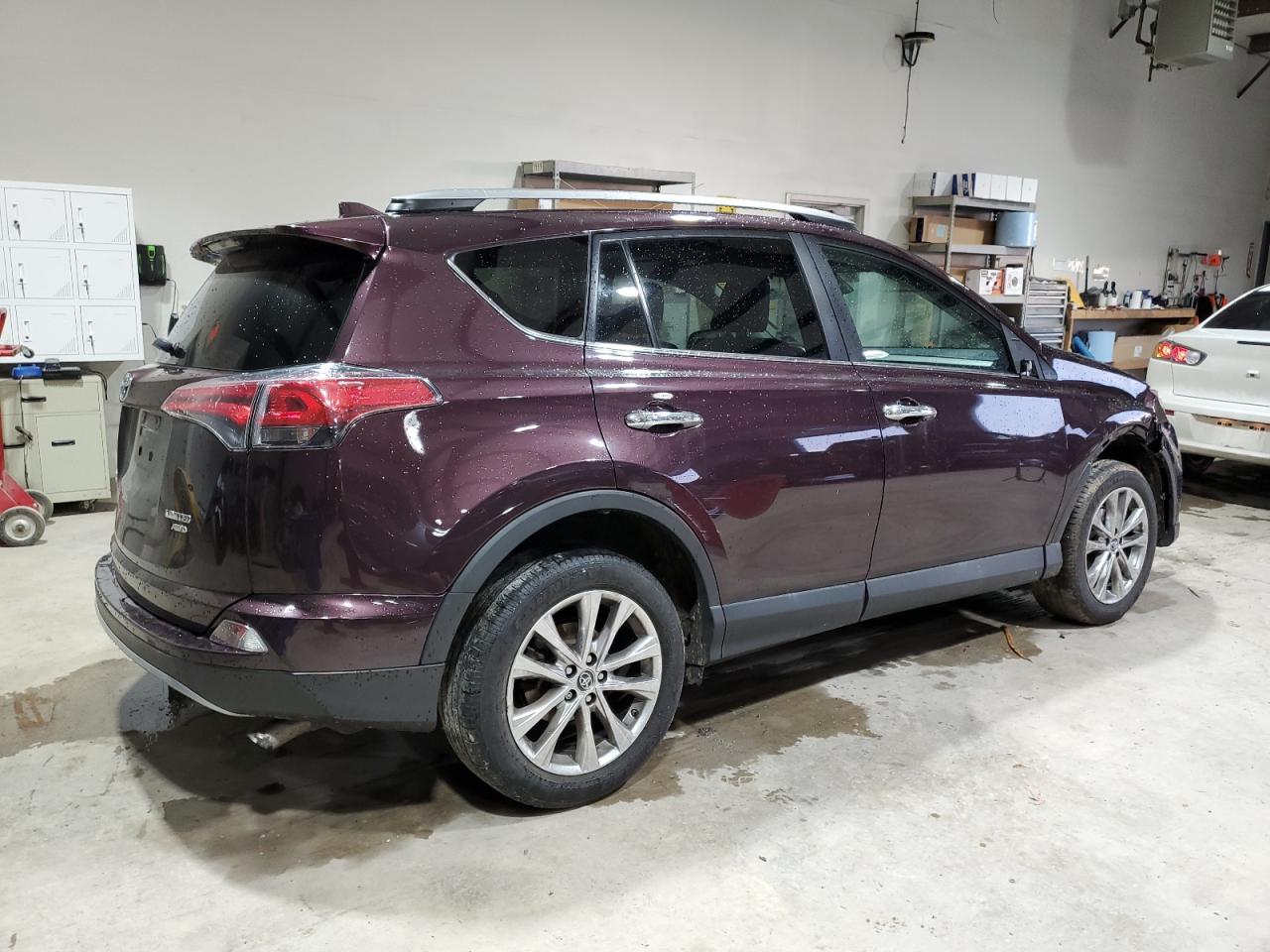 2018 Toyota RAV 4 - Image 3