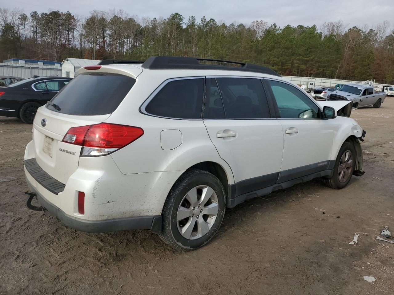 2010 Subaru Outback - Image 3