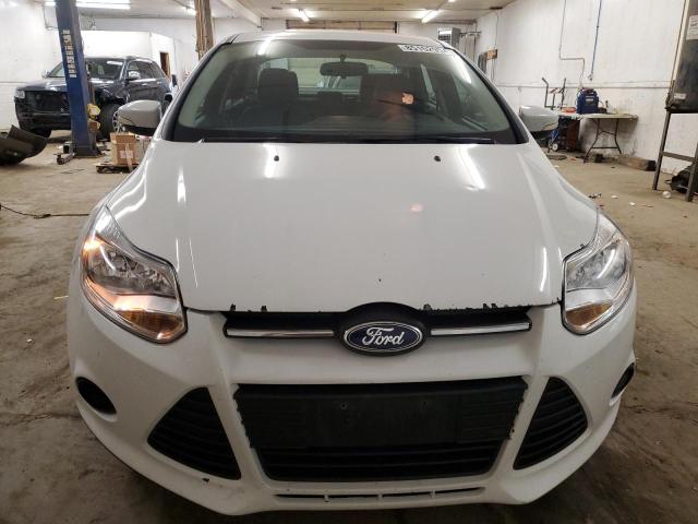 Sedans FORD FOCUS 2013 White