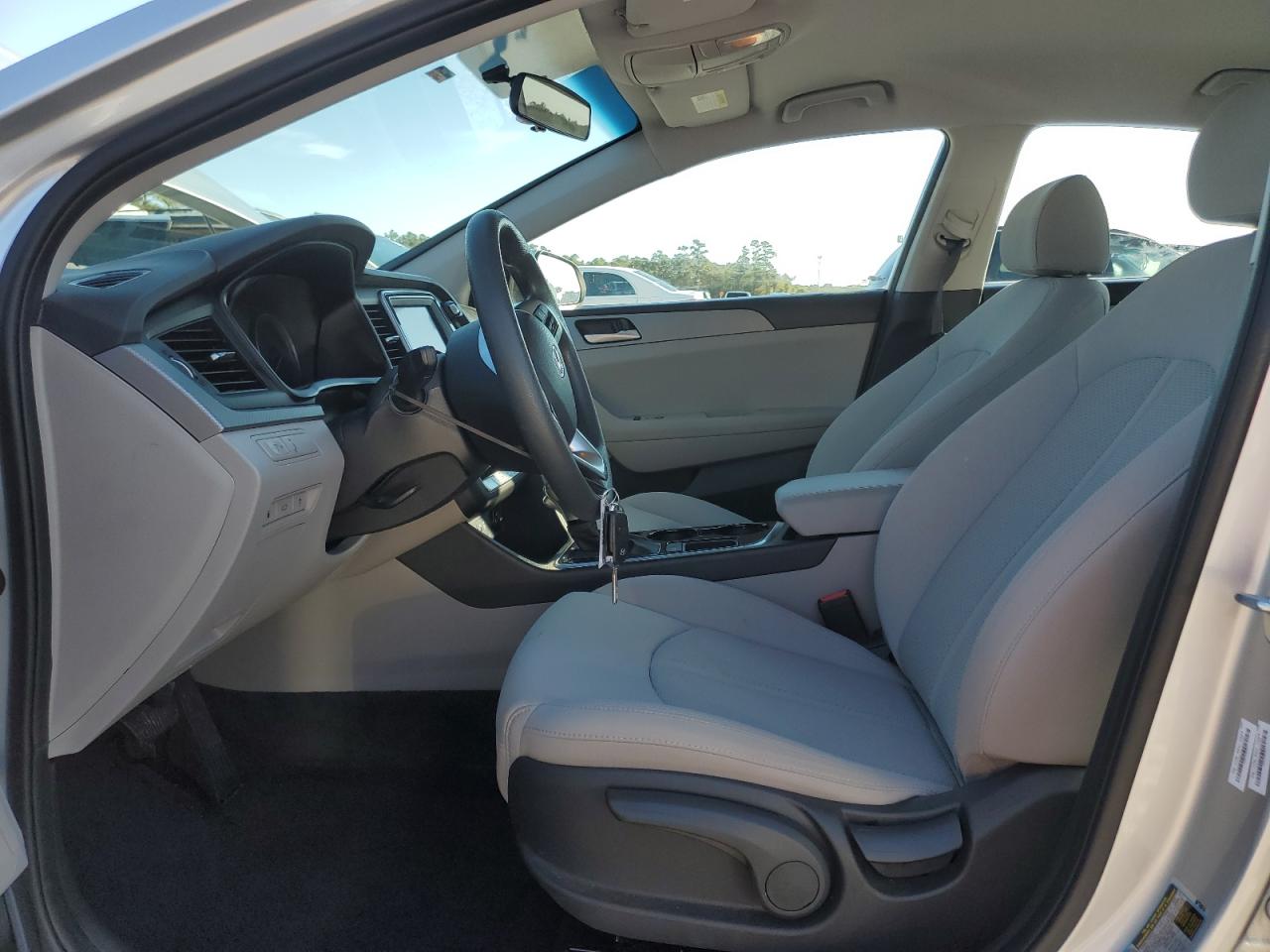 2018 Hyundai Sonata - Image 7