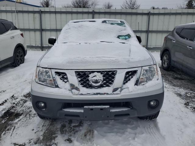  NISSAN FRONTIER 2017 Серебристый