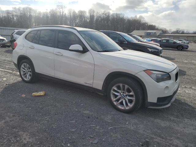 Crossovers BMW X1 2015 Biały