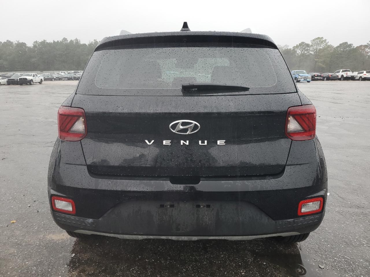 2021 Hyundai Venue - Image 6