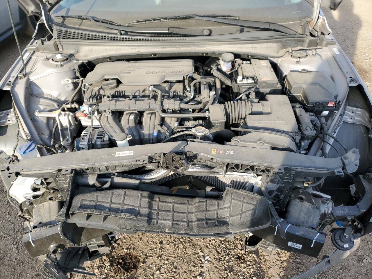 2022 Hyundai Elantra - Image 11