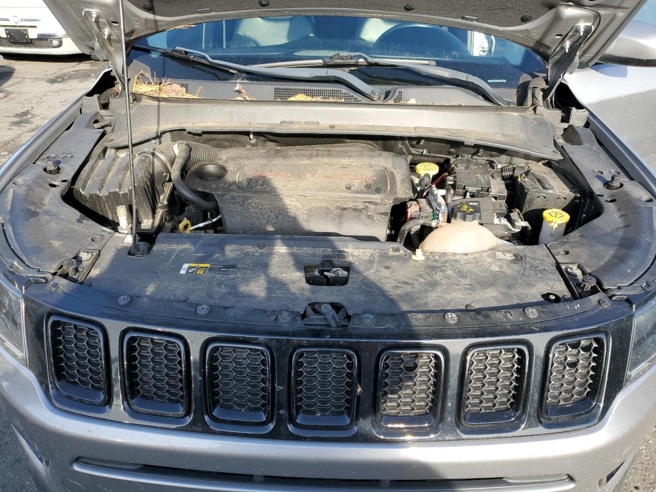 2018 Jeep Compass - Image 12