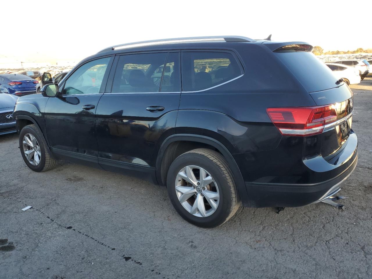 2018 Volkswagen Atlas - Image 2