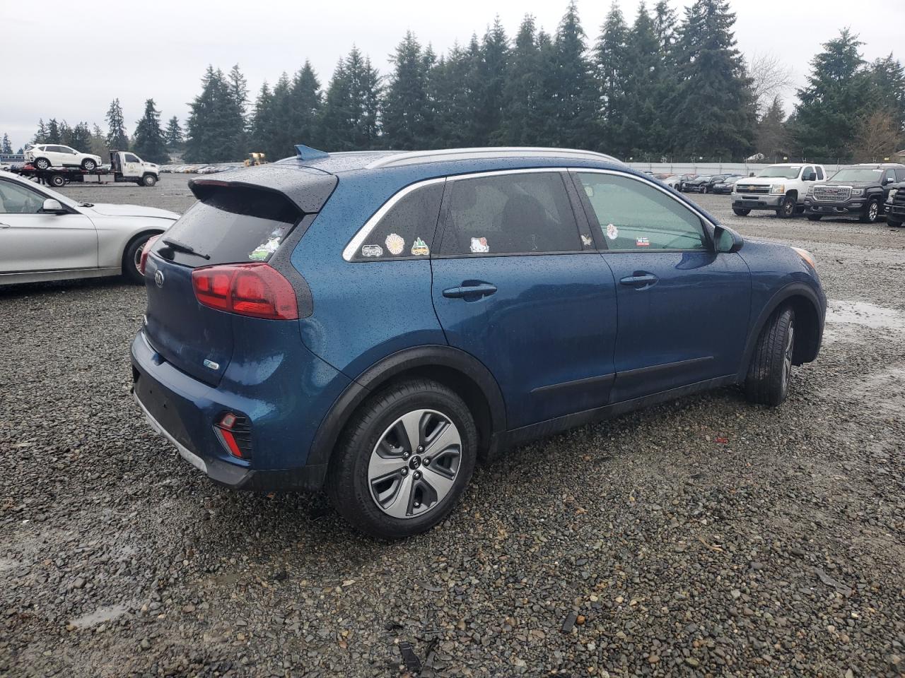 VIN KNDCB3LCXM5481396 2021 KIA NIRO no.3