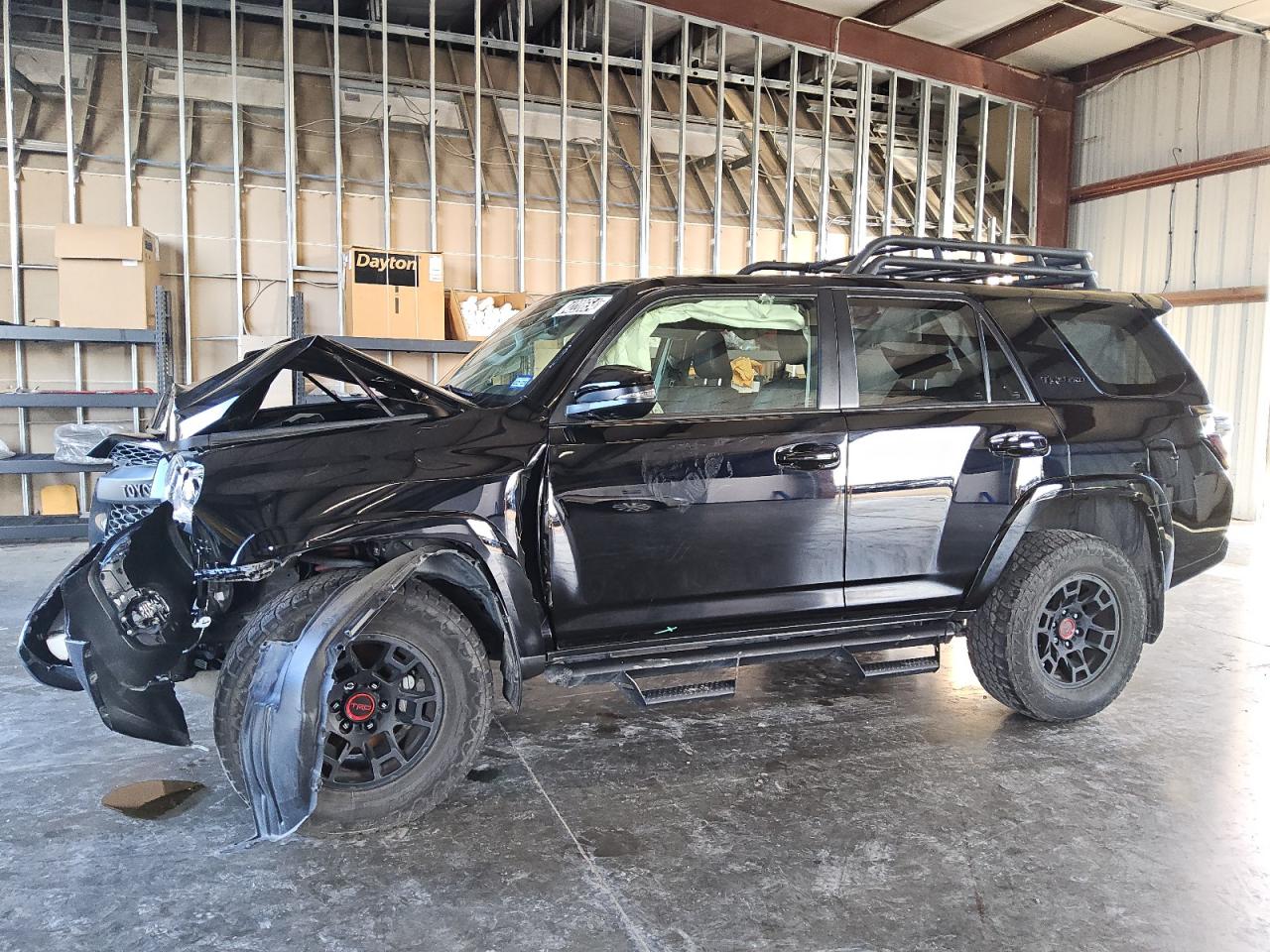 2023 TOYOTA 4RUNNER SE