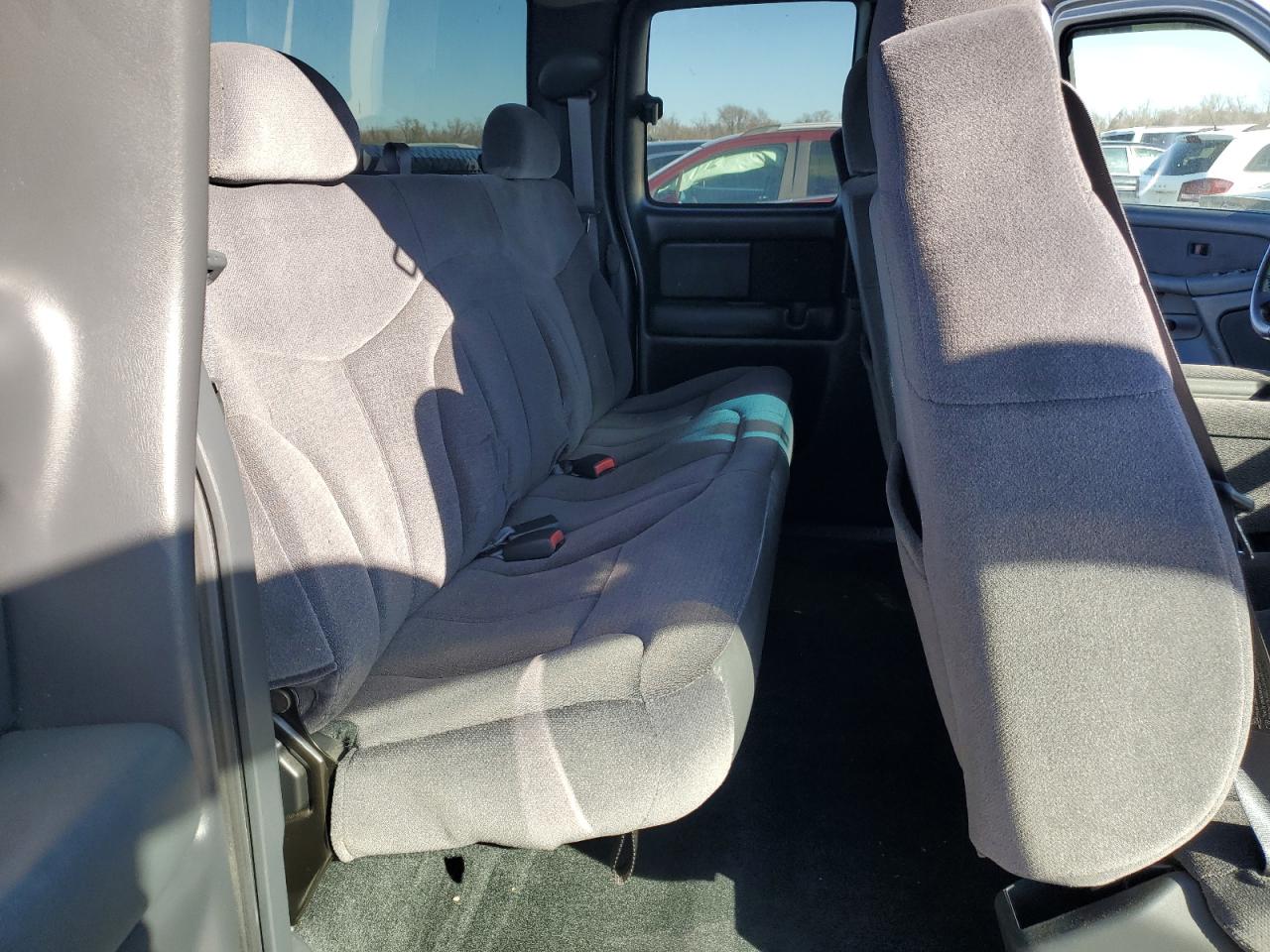 2001 GMC Sierra - Image 10