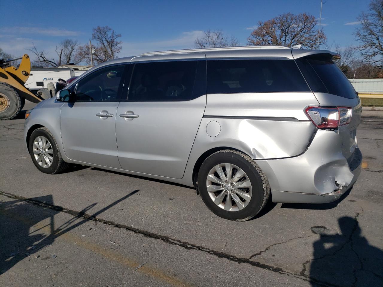 2016 Kia Sedona - Image 2