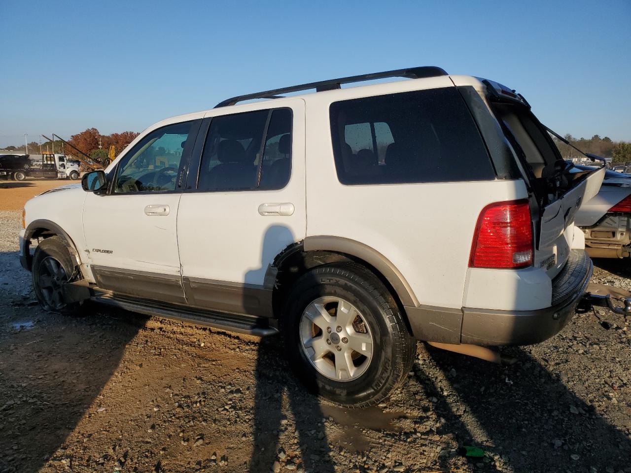 2004 Ford Explorer - Image 2