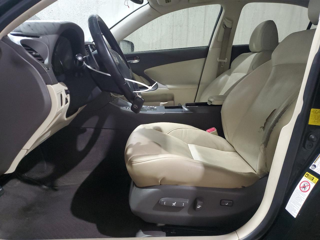 2012 Lexus IS - Image 7