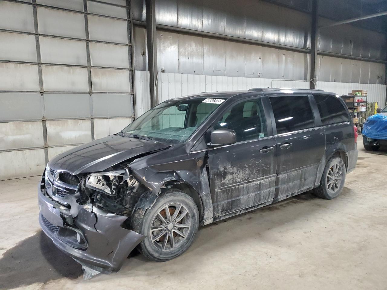 2017 Dodge Grand Caravan Sxt na sprzedaż w Des Moines, IA - Front End