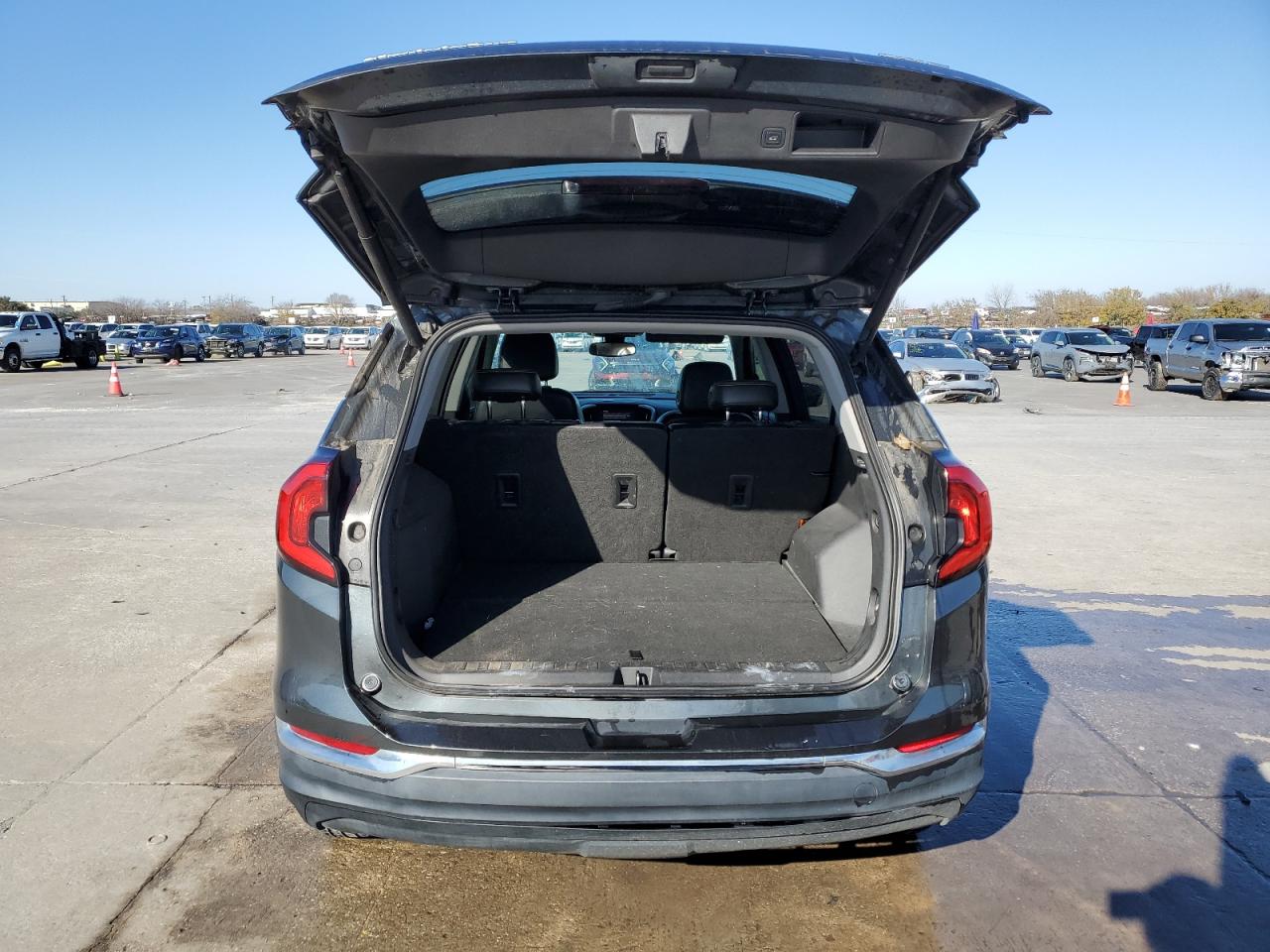 2020 GMC Terrain - Image 6