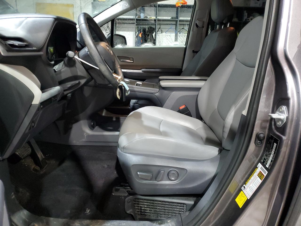 2021 Toyota Sienna - Image 7