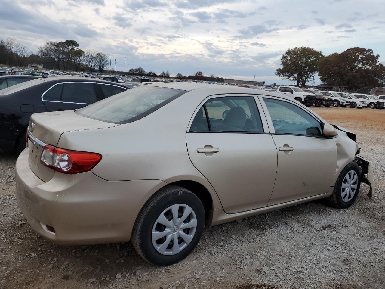 VIN 2T1BU4EE2DC995059 2013 TOYOTA COROLLA no.3