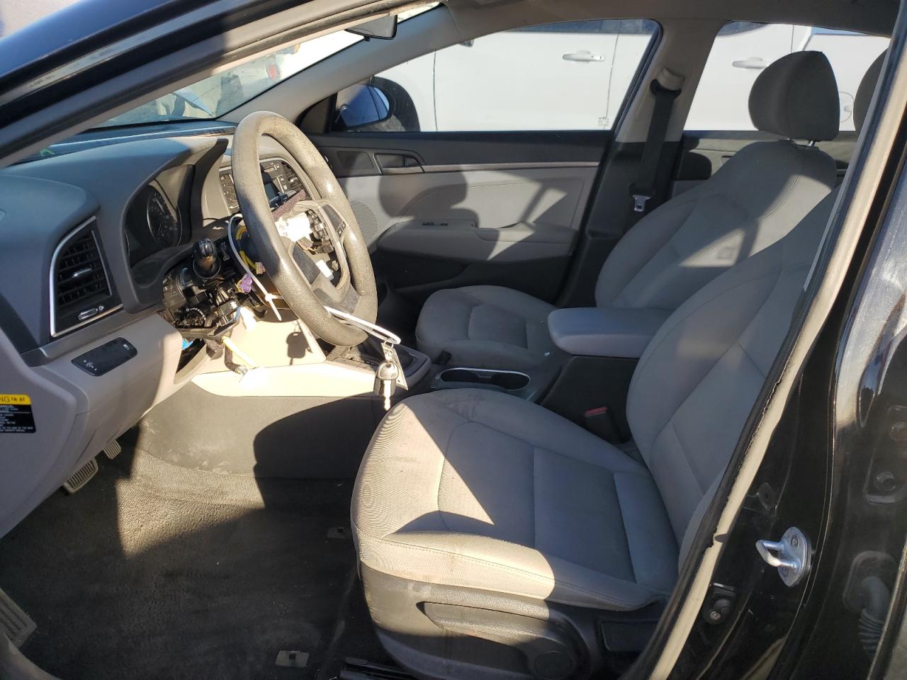 2017 Hyundai Elantra - Image 7