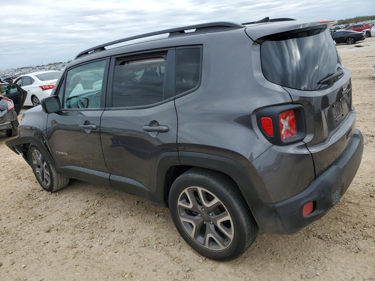 2018 Jeep Renegade - Image 2