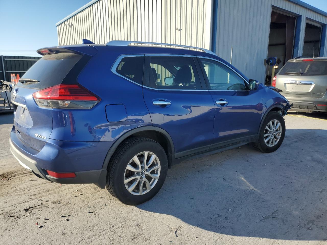 2017 Nissan Rogue - Image 3