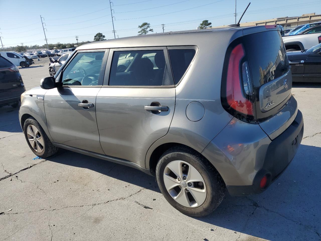 VIN KNDJN2A24G7244690 2016 KIA SOUL no.2