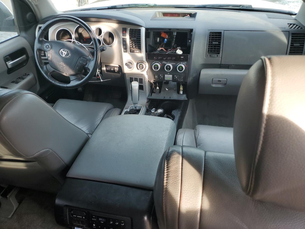 2008 Toyota Sequoia - Image 8
