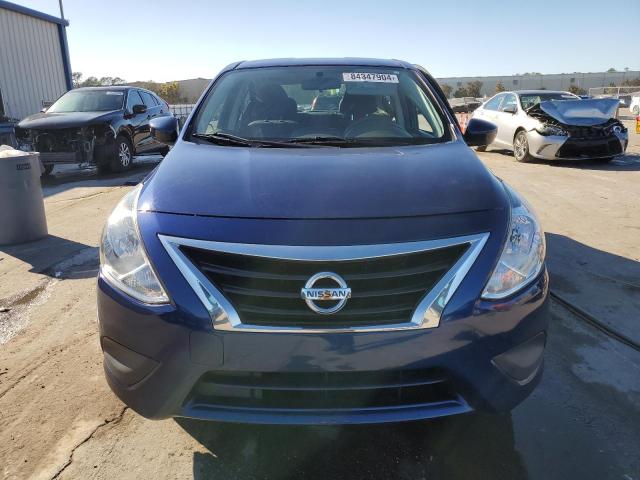  NISSAN VERSA 2018 Синий