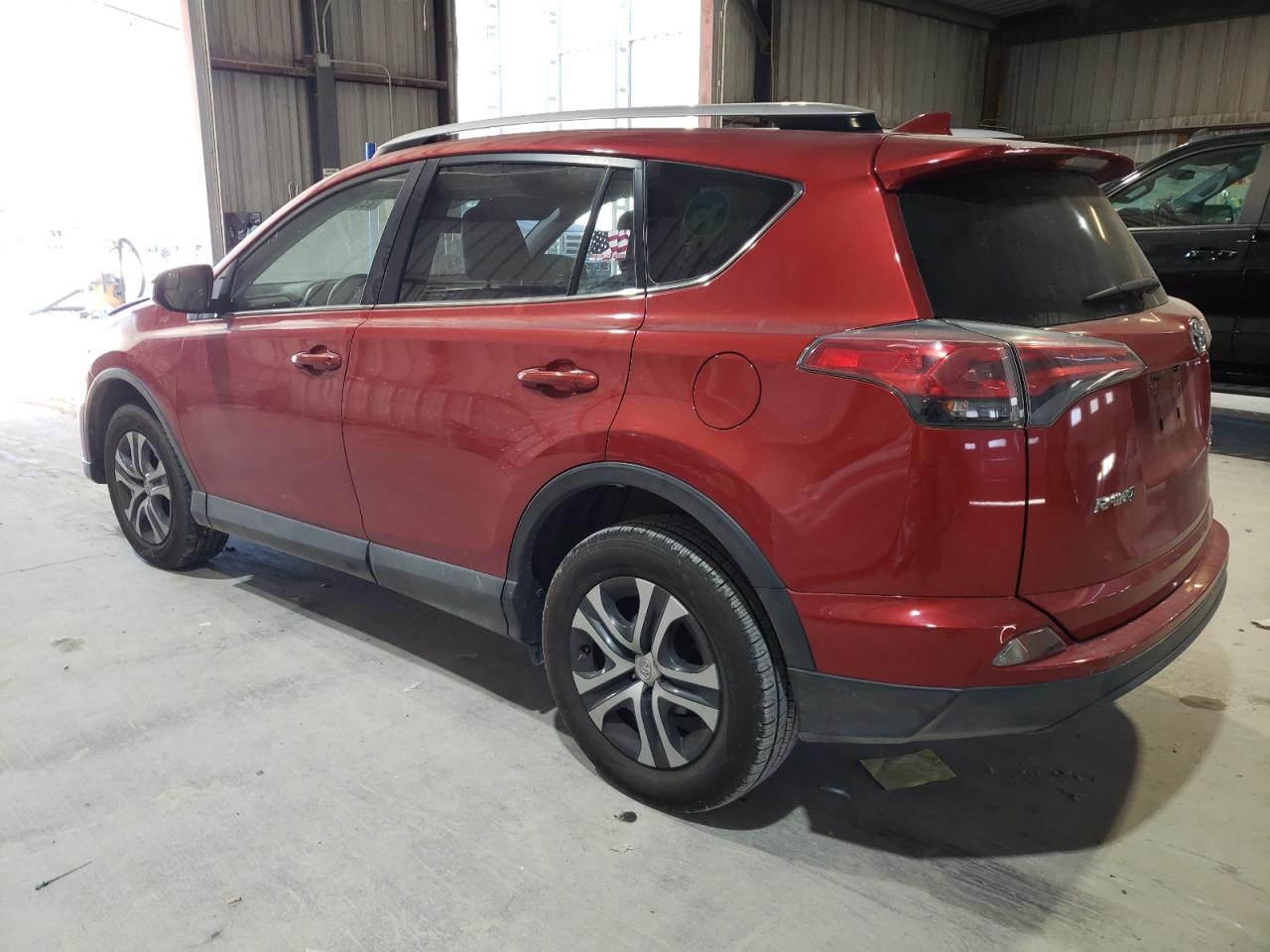 VIN JTMBFREV2GJ101867 2016 TOYOTA RAV4 no.2