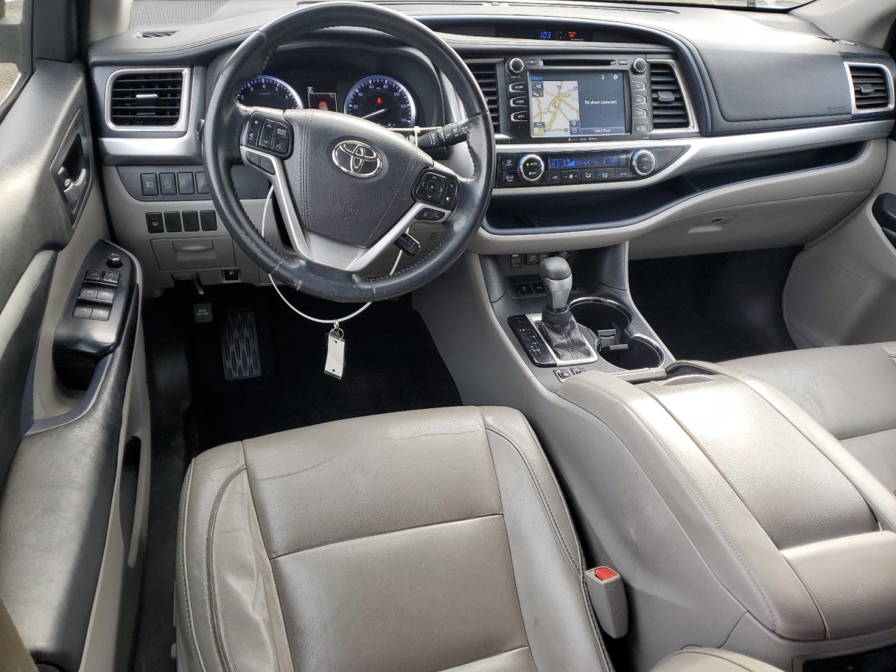 2017 Toyota Highlander - Image 8