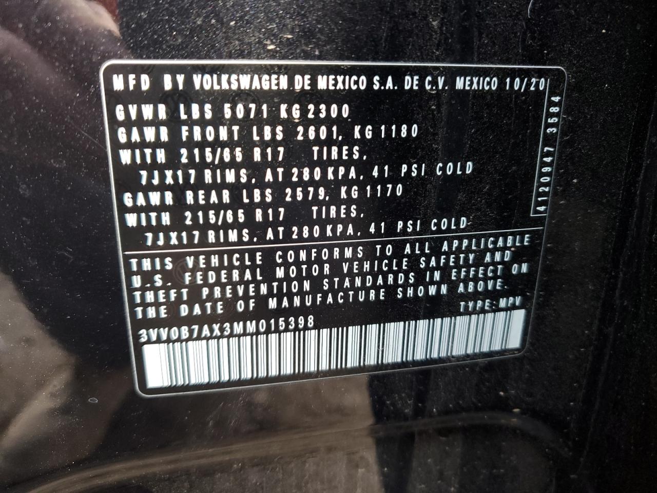 2021 Volkswagen Tiguan - Image 16