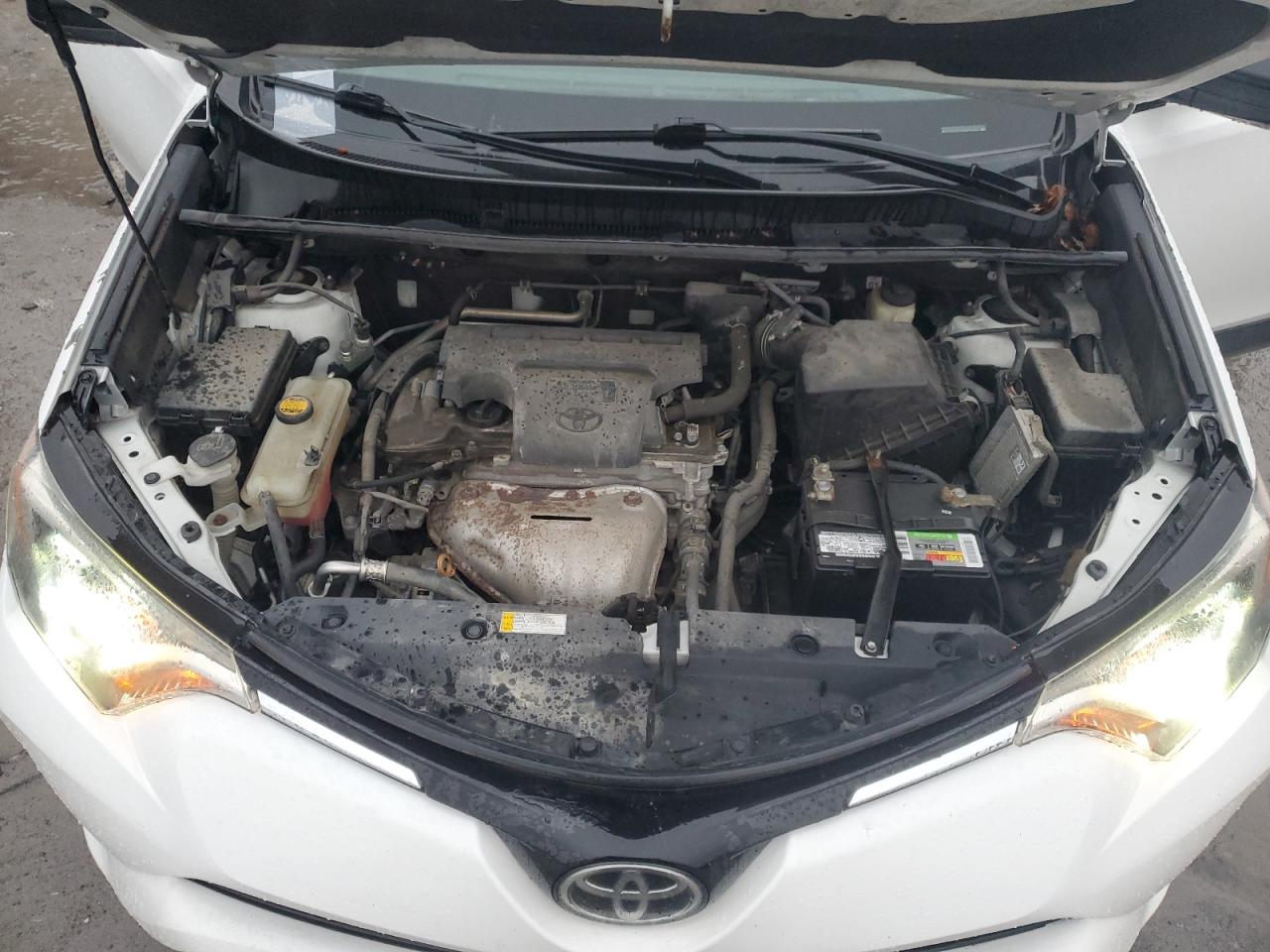 2017 Toyota RAV 4 - Image 12