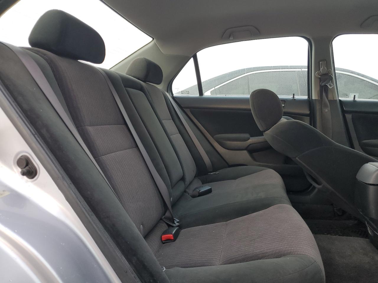 2004 Honda Accord - Image 10