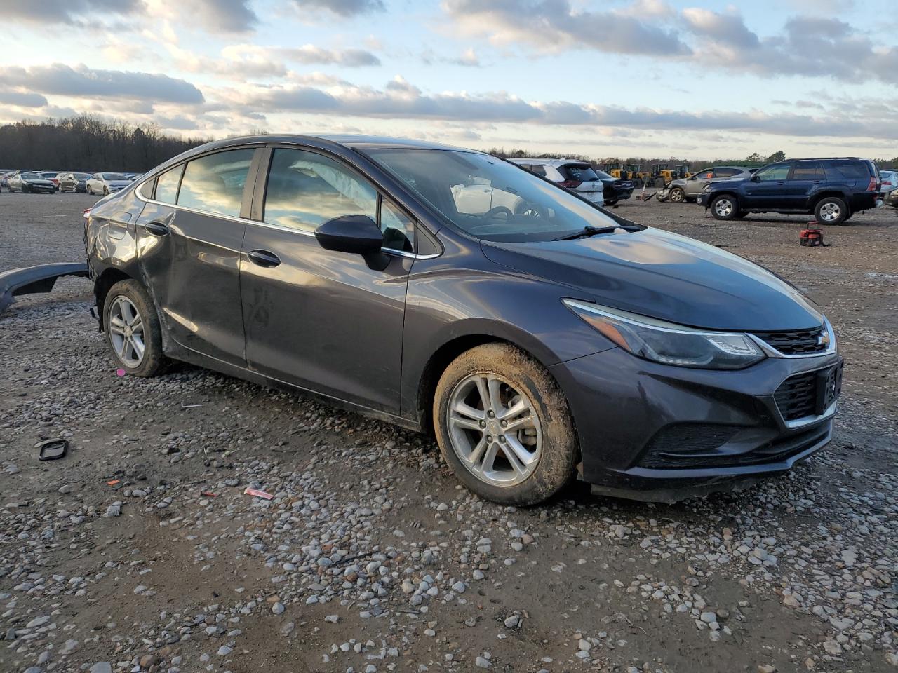 2017 Chevrolet Cruze - Image 4