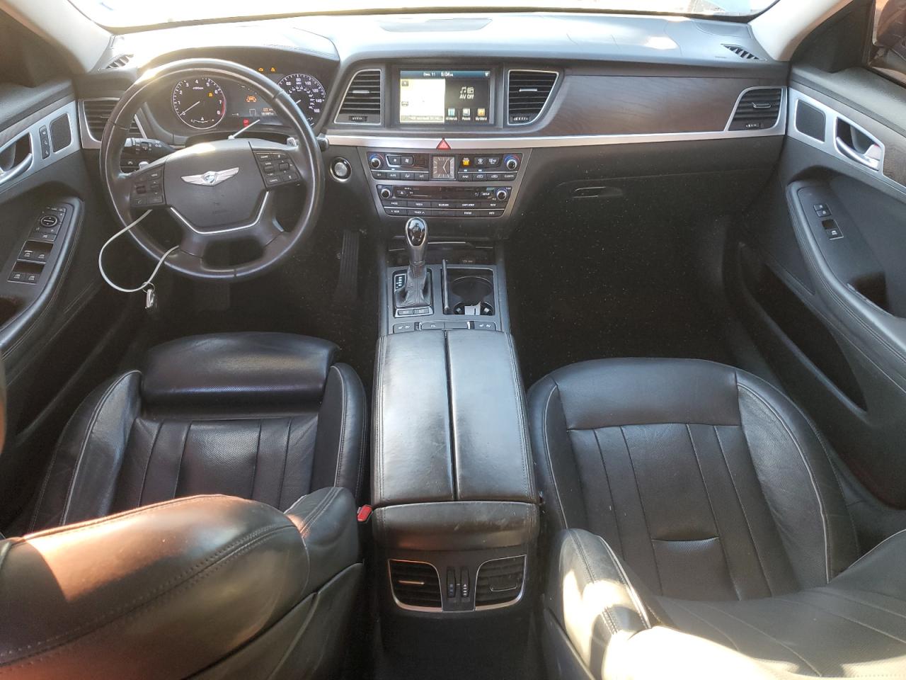 2015 Hyundai Genesis 5.0L VIN: KMHGN4JFXFU073710 Lot: 84260694