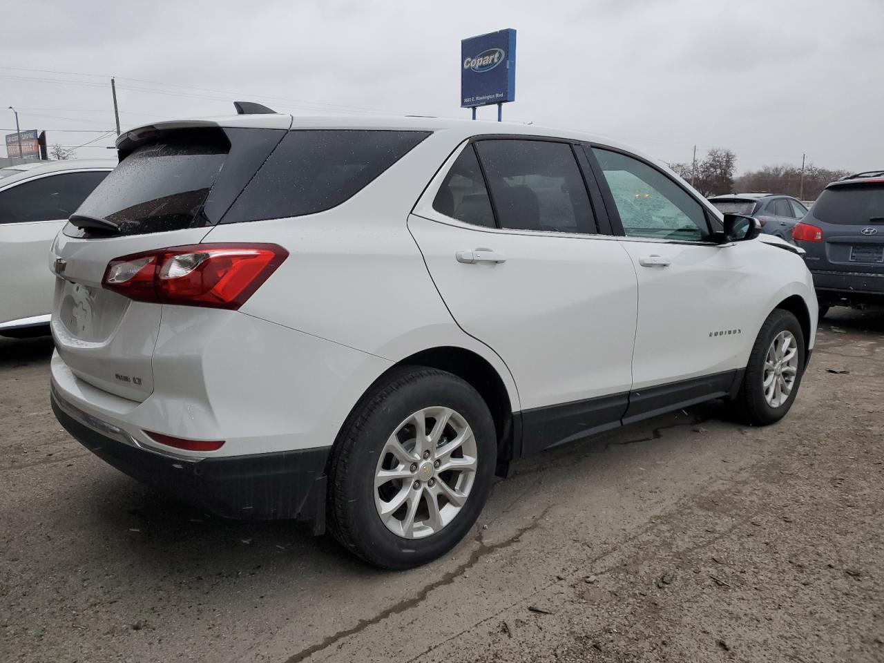 2019 Chevrolet Equinox - Image 3
