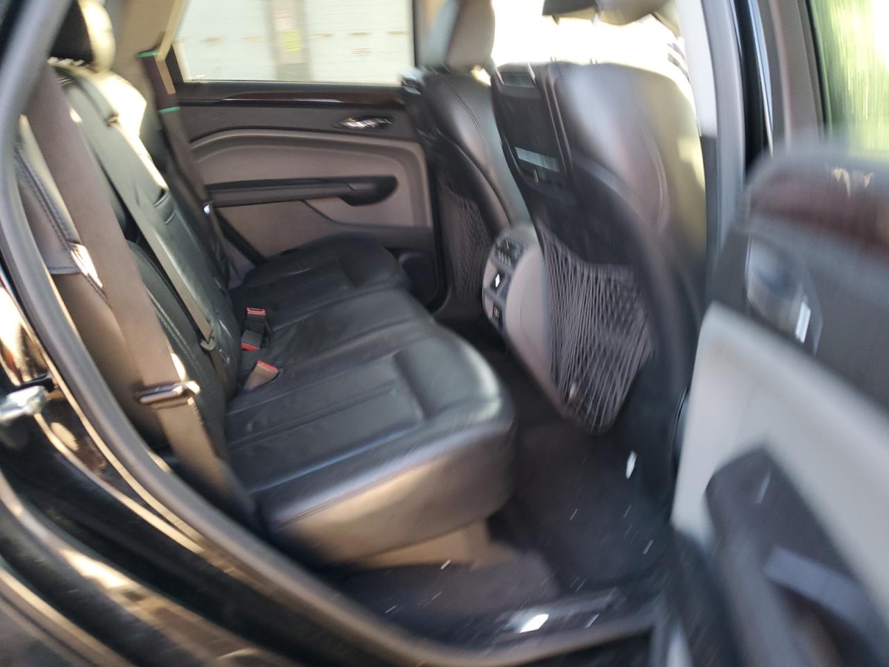 2010 Cadillac SRX - Image 10