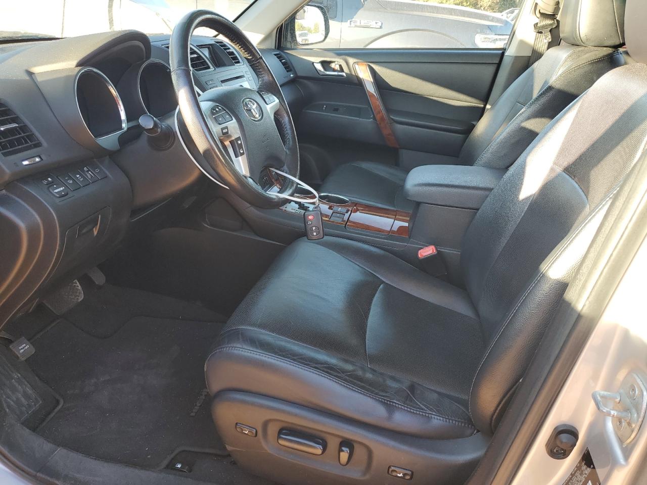 2012 Toyota Highlander - Image 7