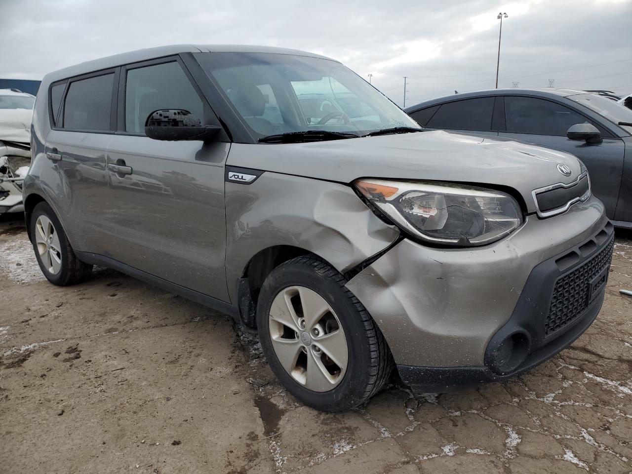 VIN KNDJN2A29G7274574 2016 KIA SOUL no.4