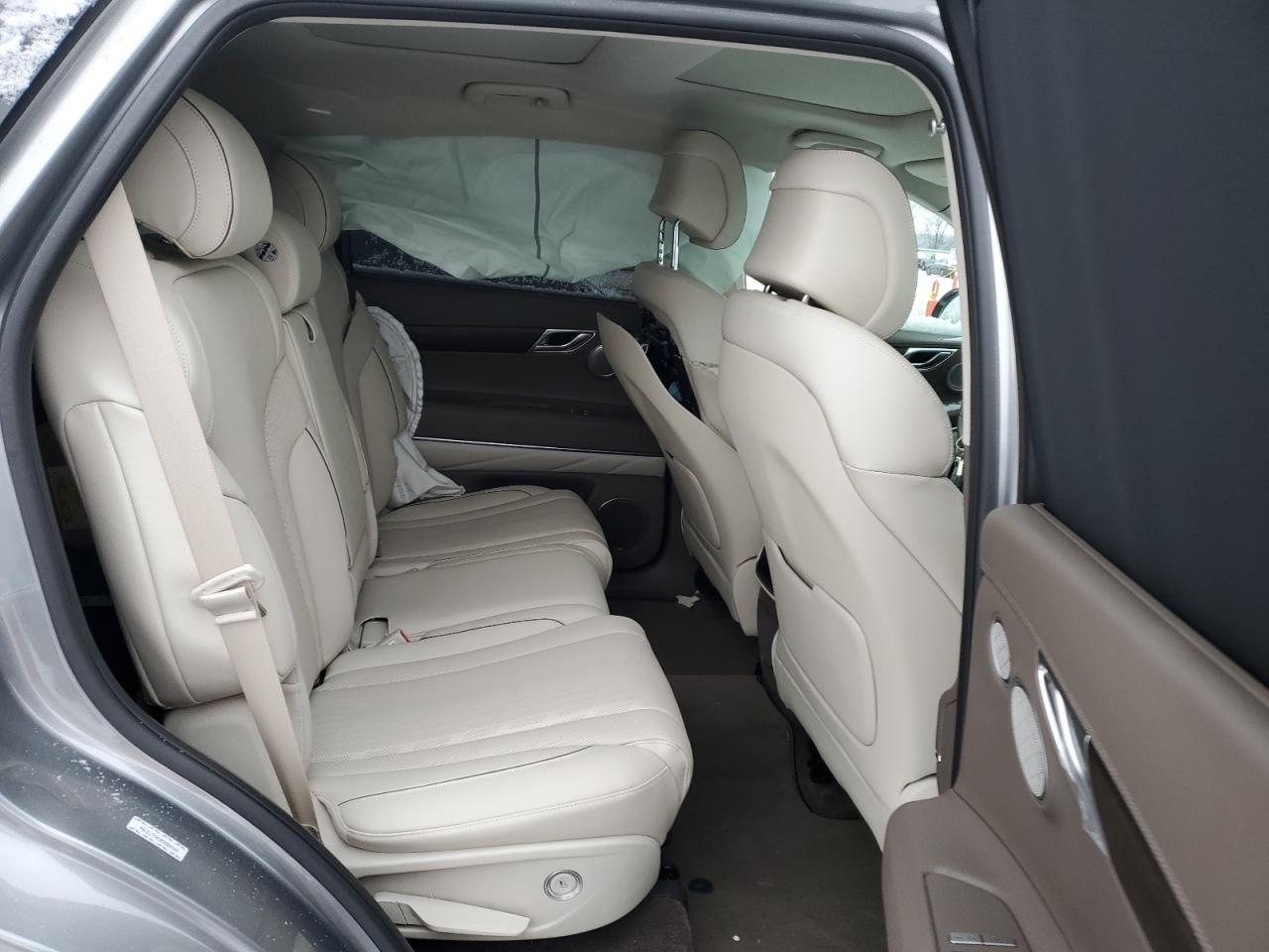2024 Genesis GV80 - Image 11