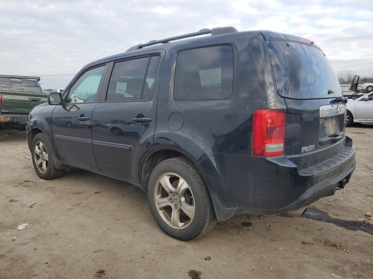 VIN 5FNYF4H65DB060557 2013 HONDA PILOT no.2