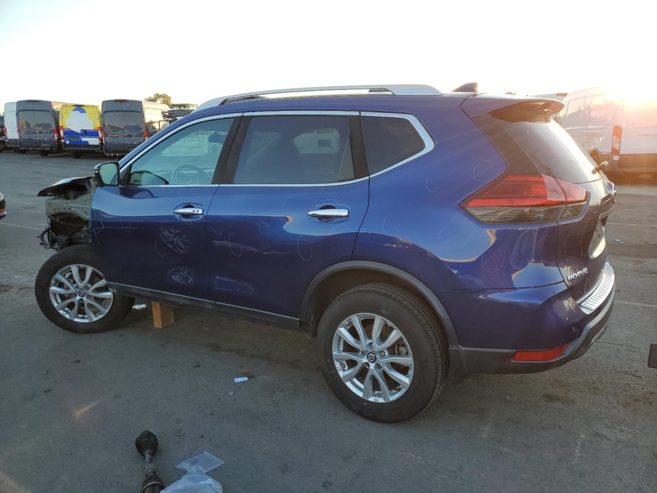 2017 Nissan Rogue - Image 2