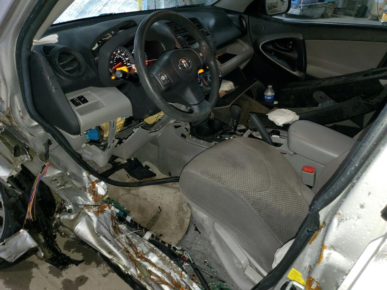 2011 Toyota RAV 4 - Image 8
